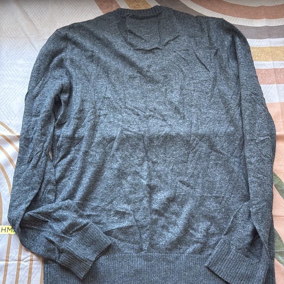 Hollister Dark Gray V-Neck Sweater - Picture 7 of 7